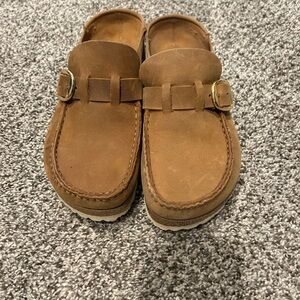 Birkenstock slides with gold buckle. Size 37.